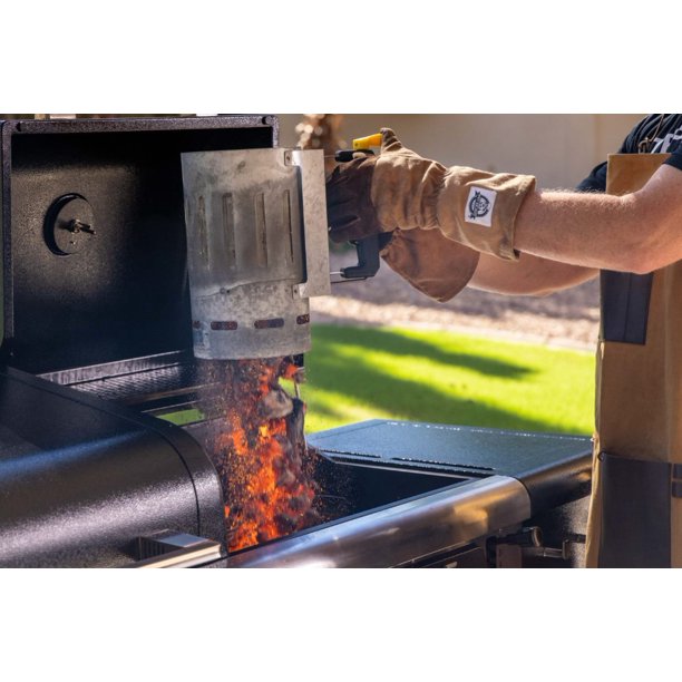 Pit Boss Memphis 2 Ultimate 4-In-1 Gas & Charcoal Combo Grill With Smoker
